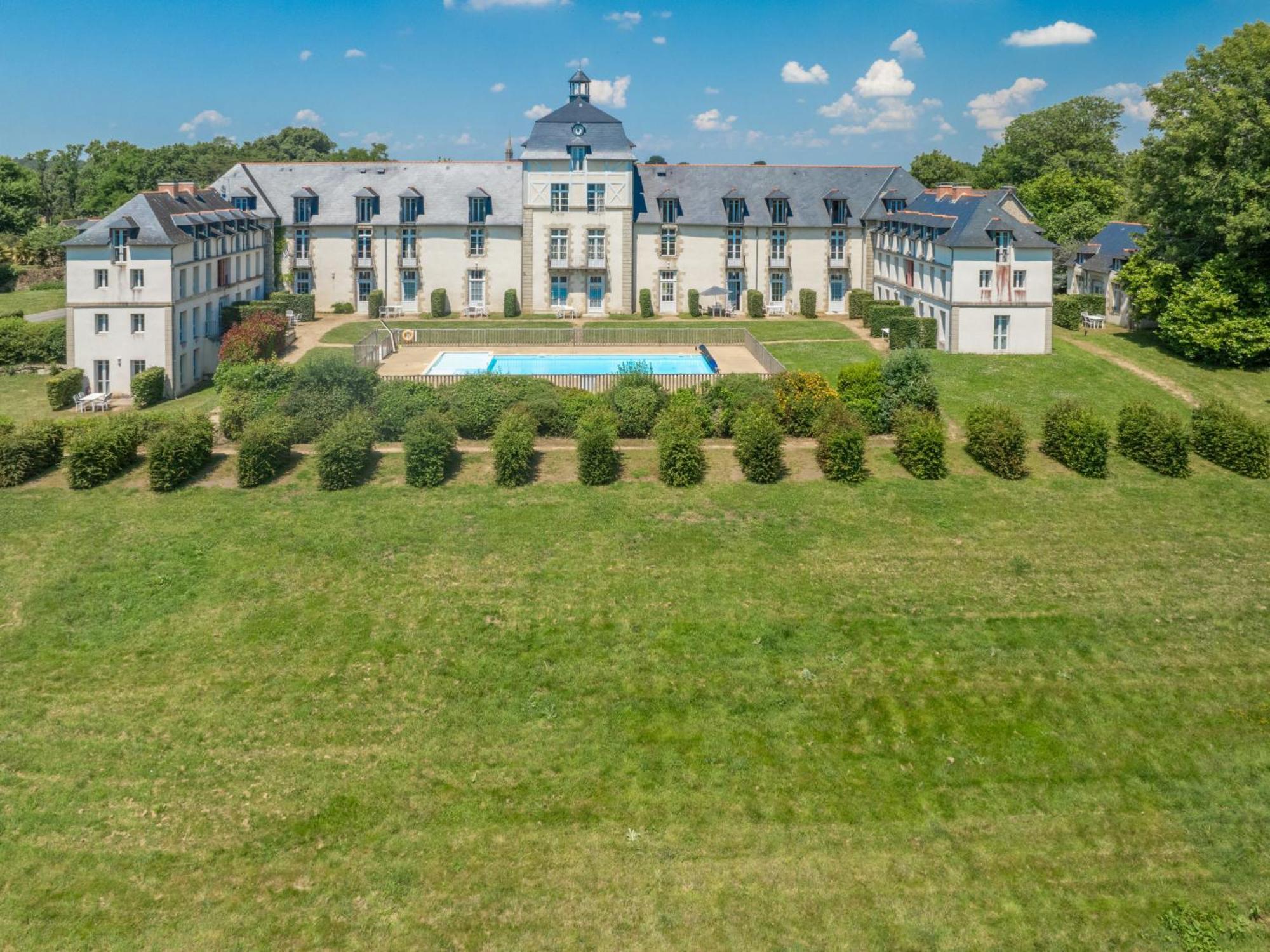 Apartment Le Chateau De Kergonano-13 By Interhome Баден Экстерьер фото